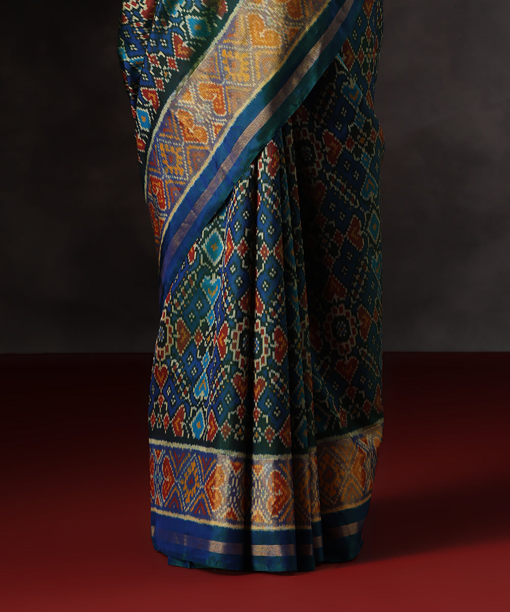 Peacock_Blue_Double_Shade_Handloom_Pure_Mulbery_Silk_Single_Ikat_Patola_Saree_With_Tissue_Border_WeaverStory_04