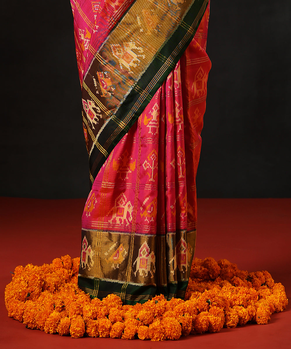 Handloom_Pink_And_Orange_Pure_Mulberry_Silk_Single_Ikat_Patola_SareeWith_Green_Tissue_Border_WeaverStory_04