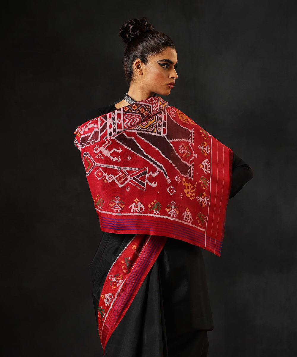 Black_HandloomPure_MulberrySilk_Single_Ikat_Patola_Saree_With_Maroon_Border_And_Pallu_With_Animal_Motifs_WeaverStory_01