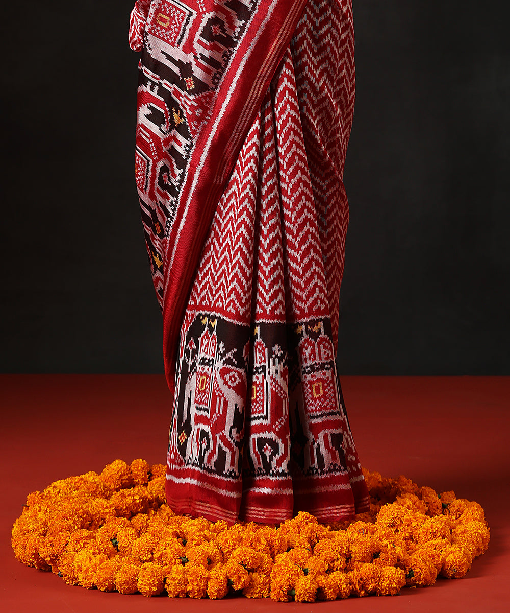 Maroon_Handloom_Pure_Mulberry_Silk_Single_Ikat_Patola_Saree_With_Dark_Maroon_Elephant_Border_WeaverStory_04