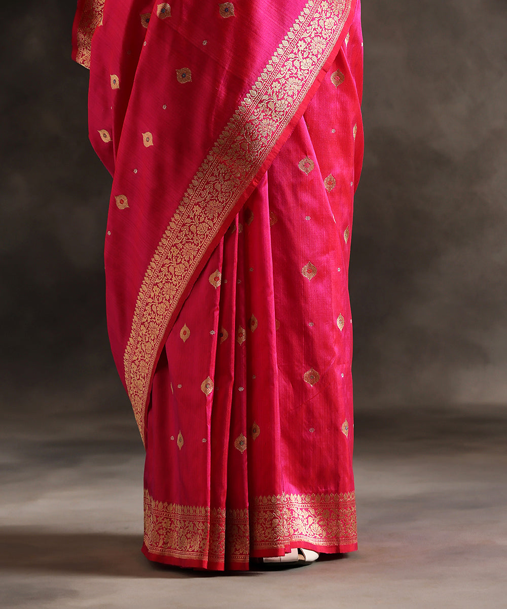 Handloom_Hot_Pink_Pure_Katan_Silk_Banarasi_Saree_With_Kadhwa_Booti_WeaverStory_04