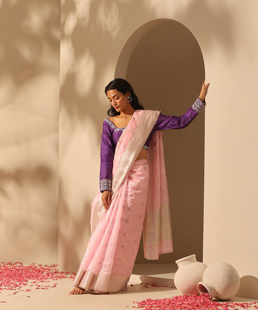 Handloom_Baby_Pink_Pure_Chanderi_Silk_Saree_With_Meena_Booti_And_Nakhsi_Border_WeaverStory_02