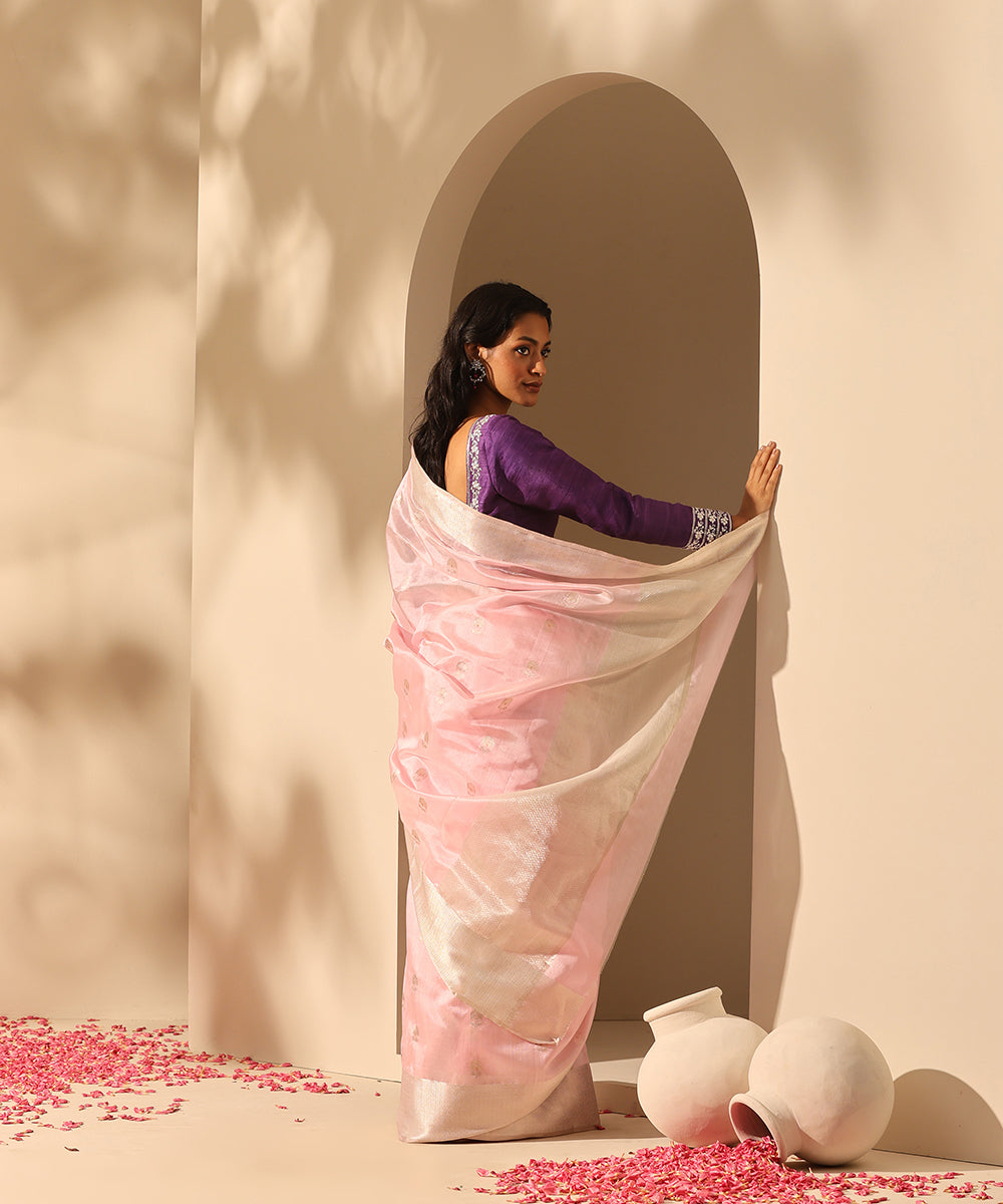 Handloom_Baby_Pink_Pure_Chanderi_Silk_Saree_With_Meena_Booti_And_Nakhsi_Border_WeaverStory_03