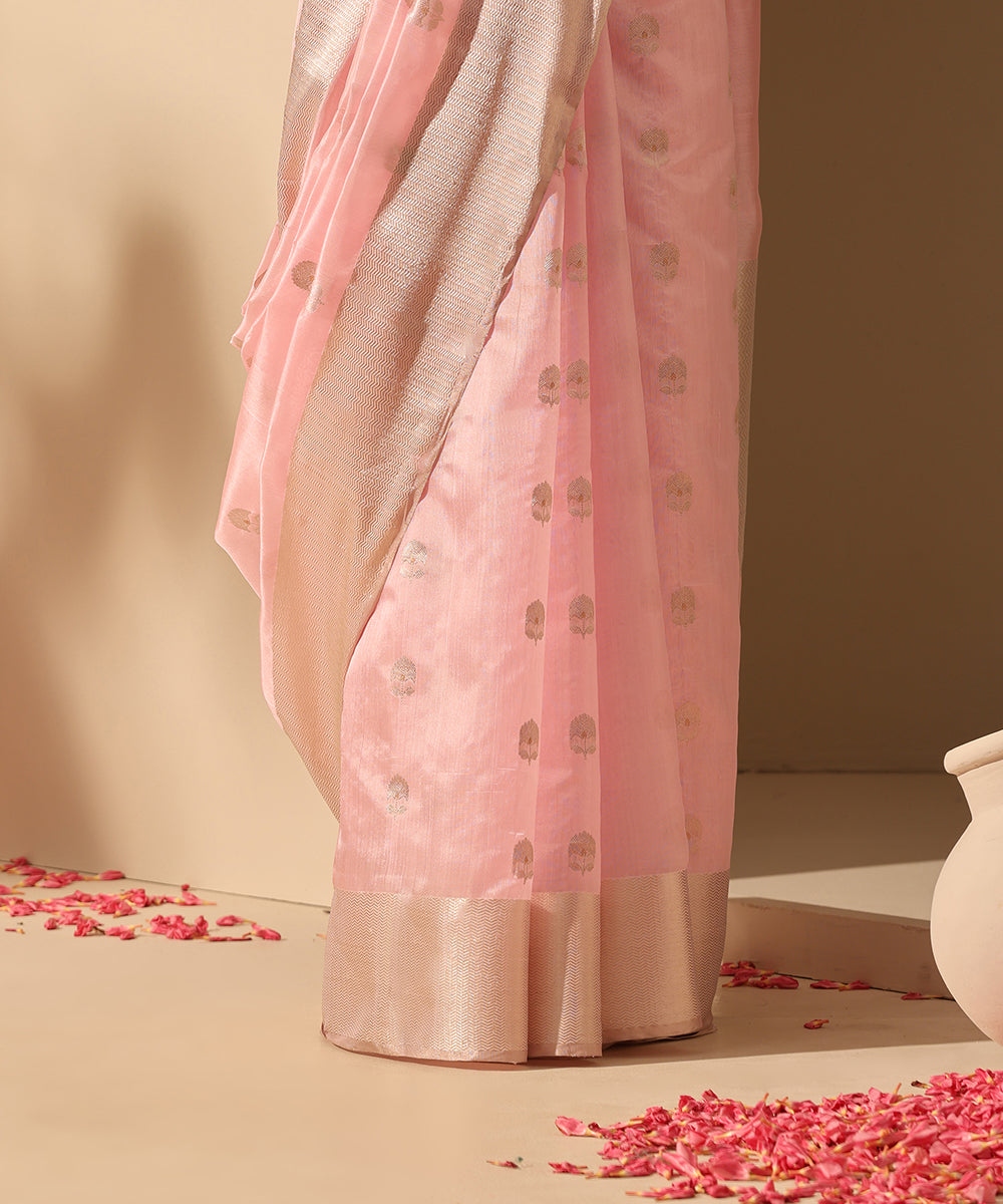 Handloom_Baby_Pink_Pure_Chanderi_Silk_Saree_With_Meena_Booti_And_Nakhsi_Border_WeaverStory_04