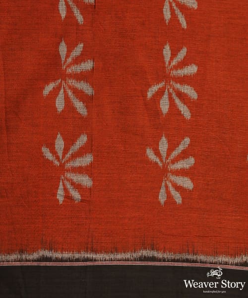 Crimson_Red_And_Black_Handloom_Soft_Cotton_Single_Ikat_Saree_With_All_Over_Leaf_Design_WeaverStory_05
