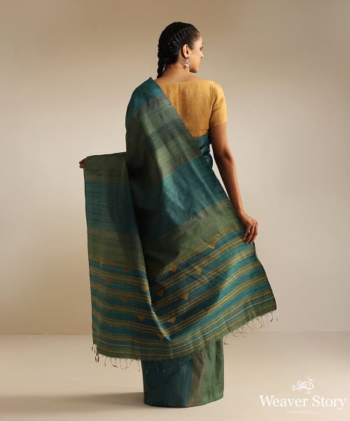 Blue_And_Green_Handspun_Gradient_Hues_Tussar_Silk_Saree_With_Extra_Weft_WeaverStory_03