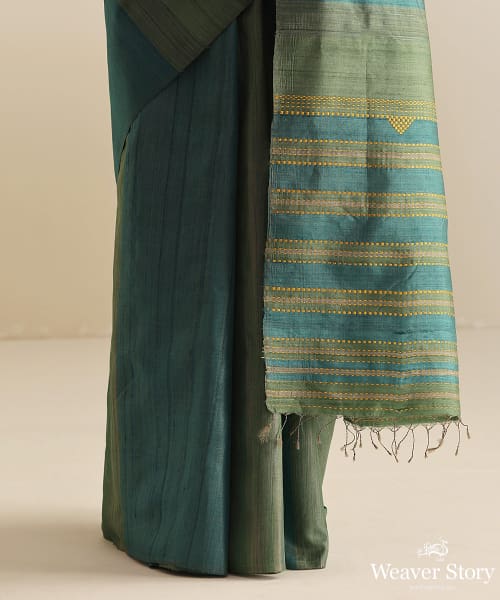 Blue_And_Green_Handspun_Gradient_Hues_Tussar_Silk_Saree_With_Extra_Weft_WeaverStory_04