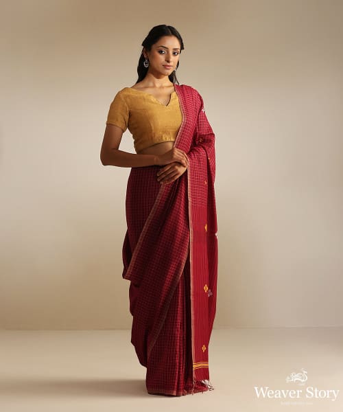 Handloom_Maroon_Tussar_Cotton_Saree_With_Geometrical_Flower_And_Checks_WeaverStory_02