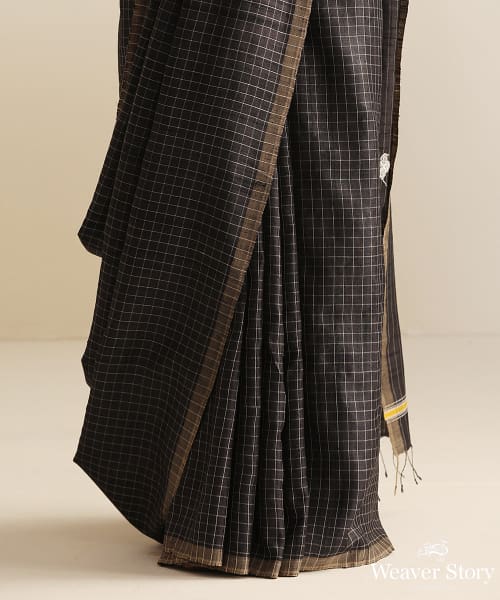 Black_Handloom_Tussar_Cotton_Saree_With_Geometrical_Flower_And_Checks_WeaverStory_04