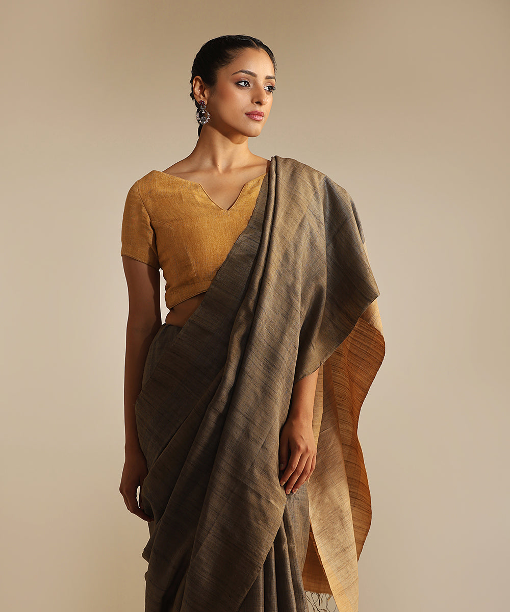 Beige_And_Grey_Handloom_Tussar_Silk_Saree_With_Gradient_Hues_WeaverStory_01
