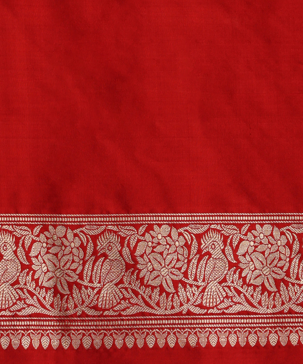 Red_Handloom_Pure_Katan_Silk_Shikargah_Banarasi_Saree_With_All_Over_Zari_WeaverStory_05