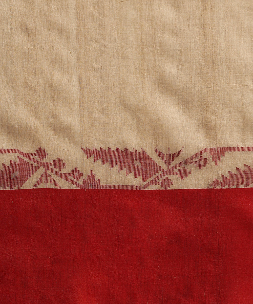 Beige_Handloom_Malmal_Dhakai_Jamdani_Saree_With_Red_Weave_WeaverStory_05
