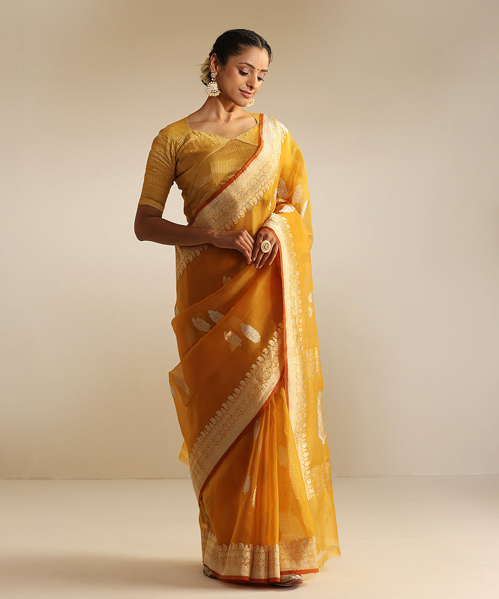 Mustard_Handloom_Pure_Kora_Silk_Banarasi_Saree_With_Silver_And_Gold_Kadhwa_Booti_WeaverStory_02