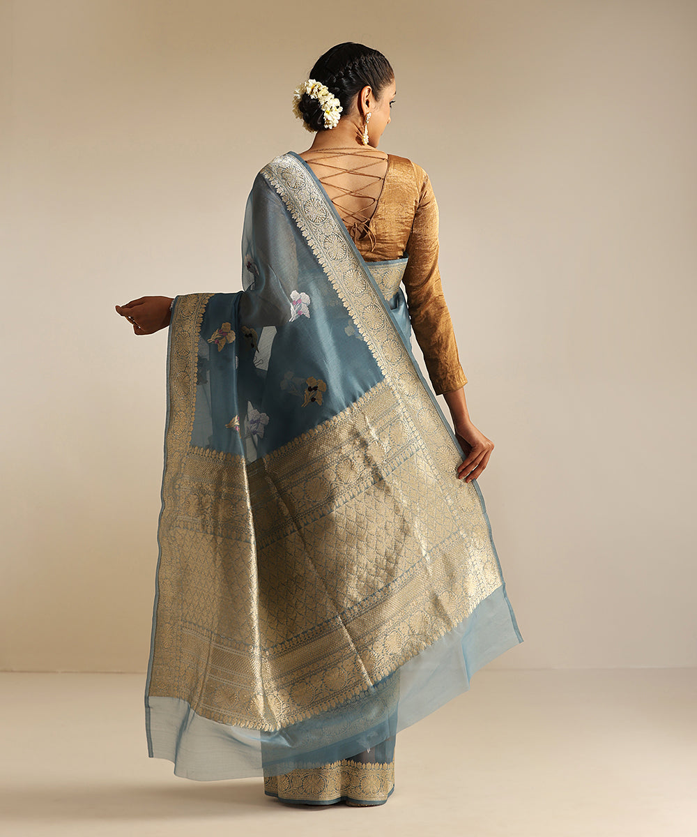 Handloom_Powder_Blue_Pure_Kora_Silk_Banarasi_Saree_With_Silver_And_Gold_Kadhwa_Booti_WeaverStory_03