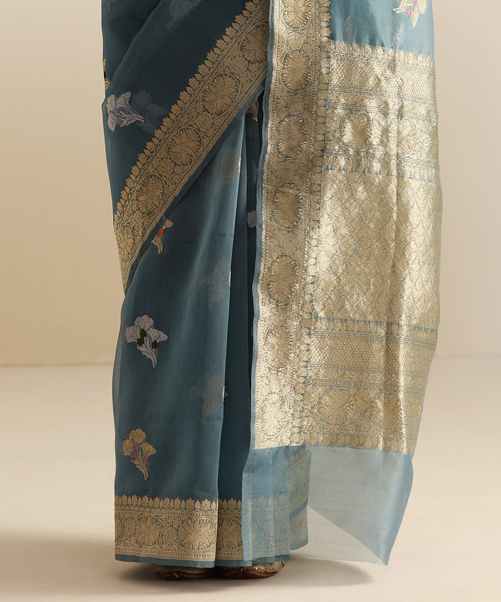 Handloom_Powder_Blue_Pure_Kora_Silk_Banarasi_Saree_With_Silver_And_Gold_Kadhwa_Booti_WeaverStory_04