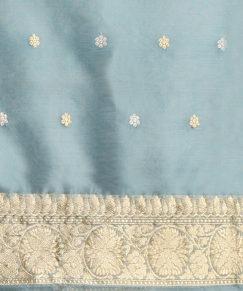 Handloom_Powder_Blue_Pure_Kora_Silk_Banarasi_Saree_With_Silver_And_Gold_Kadhwa_Booti_WeaverStory_05