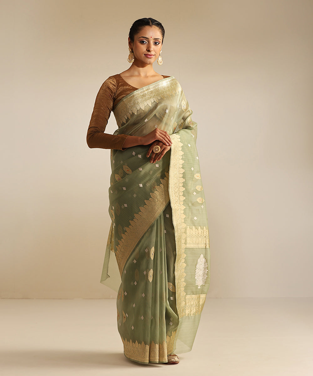 Pastel_Powder_Green_Handloom_Pure_Kora_Silk_Banarasi_Saree_With_Silver_And_Gold_Booti_WeaverStory_02
