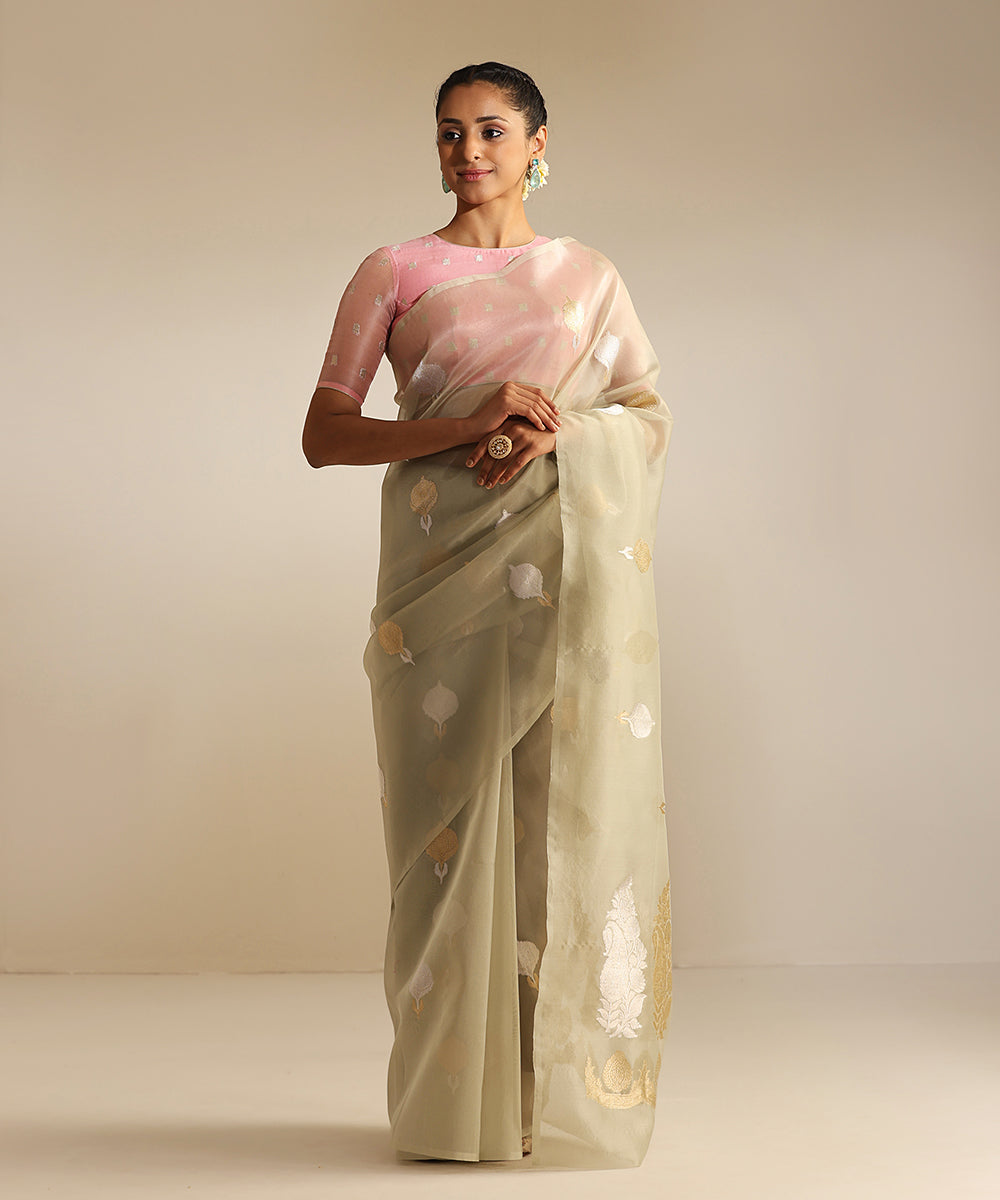 Pastel_Mint_Green_Handloom_Pure_Kora_Silk_Banarasi_Saree_With_Kadhwa_Booti_WeaverStory_02