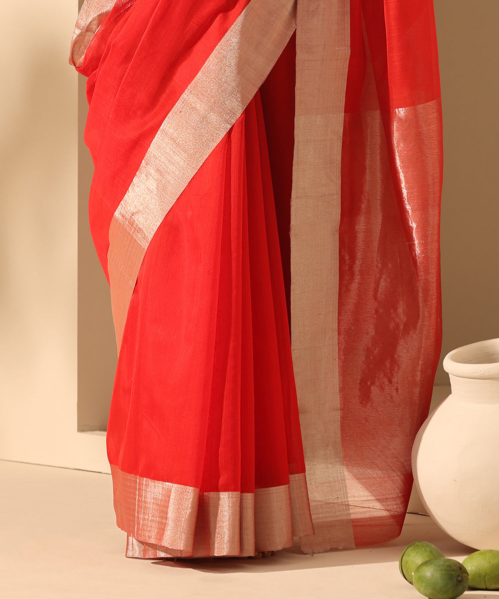 Red_Handloom_Plain_Pure_Cotton_Chanderi_Saree_With_Silver_Tissue_Border_WeaverStory_04