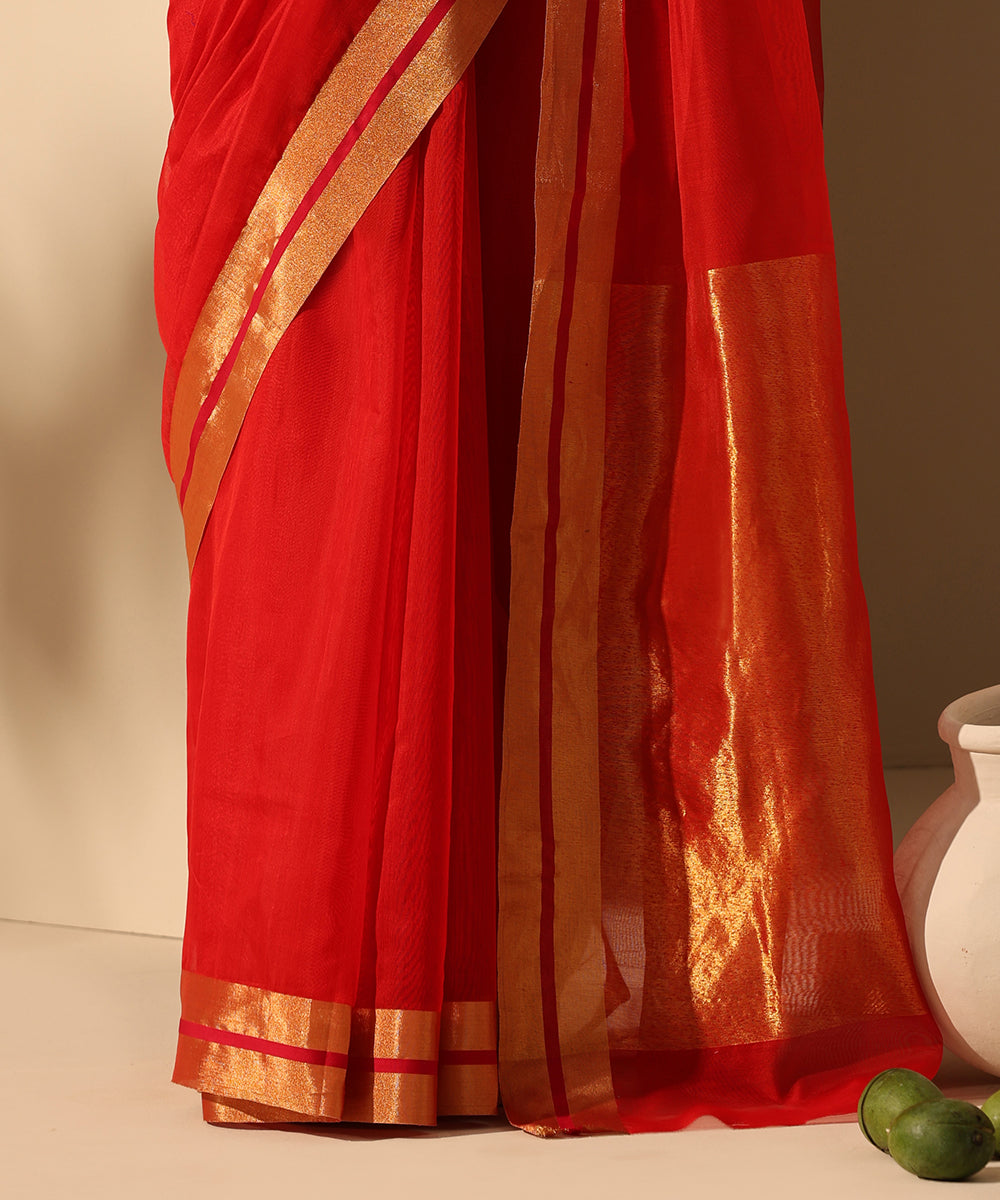 Handloom_Red_Plain_Pure_Cotton_Chanderi_Saree_With_Gold_Tissue_Border_WeaverStory_04