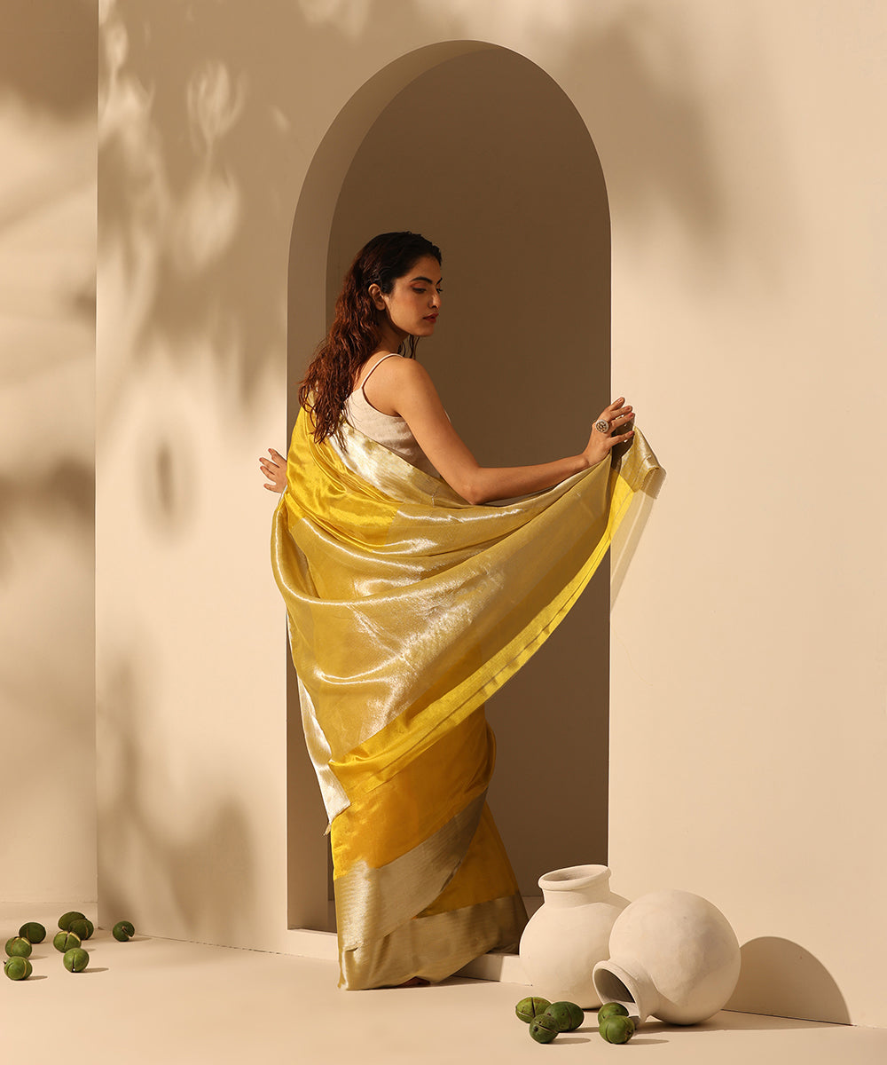 Olive_Handloom_Pure_Plain_Chanderi_Silk_Saree_With_6_Inches_Border_WeaverStory_03