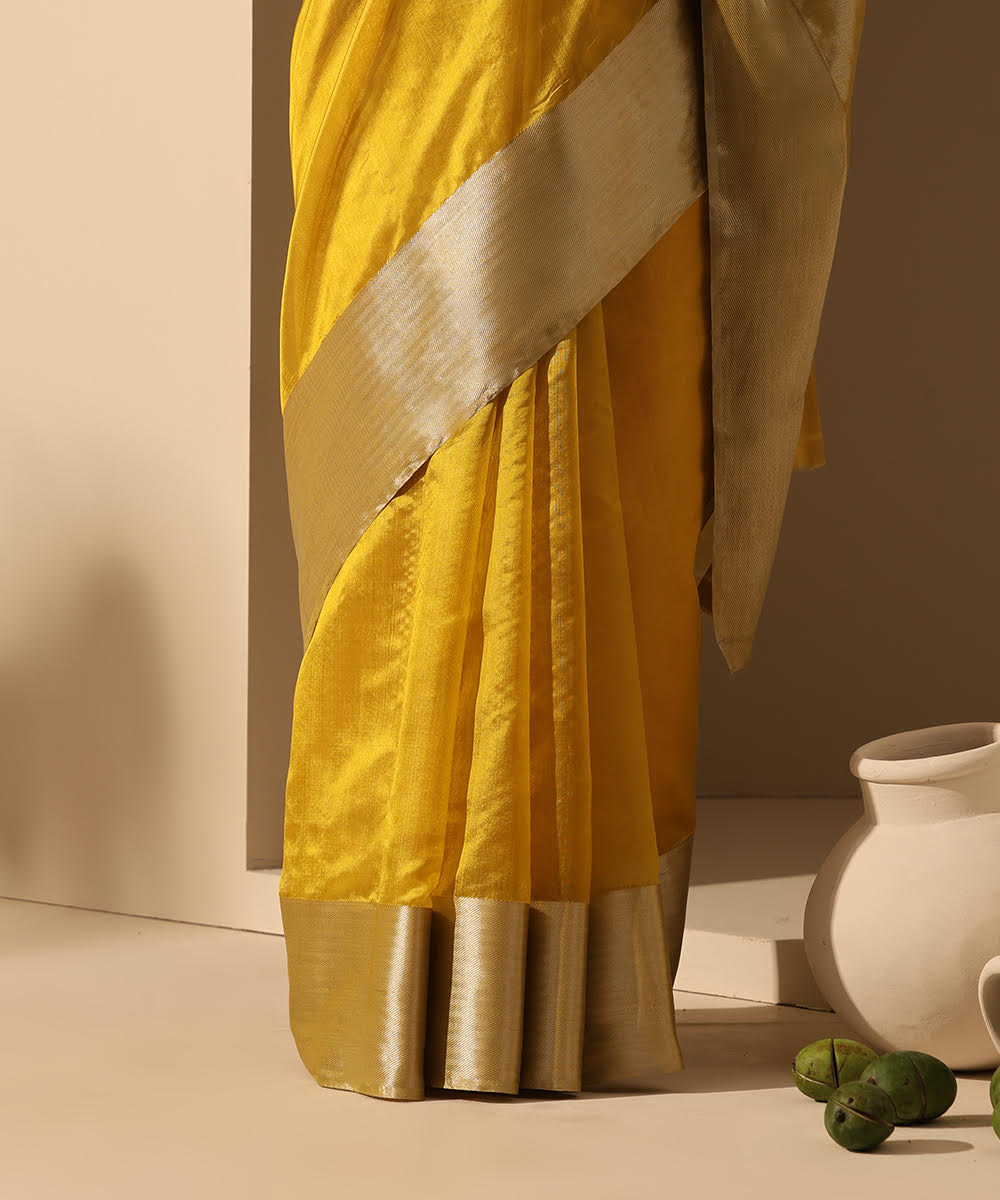 Olive_Handloom_Pure_Plain_Chanderi_Silk_Saree_With_6_Inches_Border_WeaverStory_04