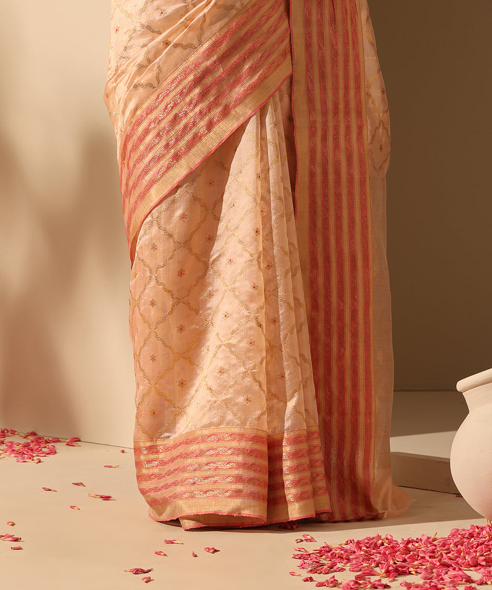 Handloom_Peach_Pink_Pure_Chanderi_Silk_Saree_With_Golden_Zari_Jaal_And_Meena_Border_WeaverStory_04