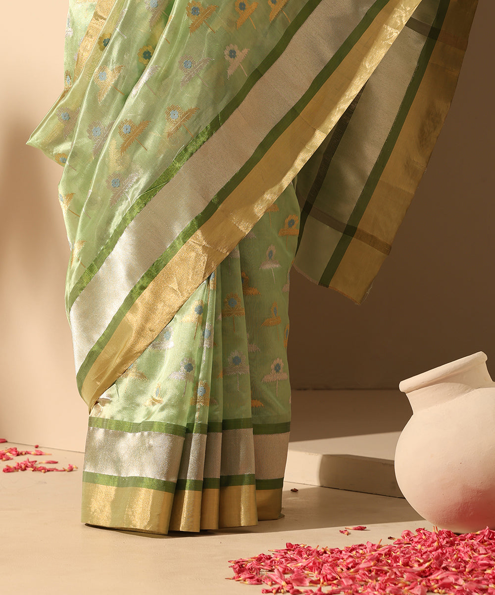 Handloom_Pastel_Green_Pure_Chanderi_Silk_Saree_With_All_Over_Sun_Flower_Meena_Booti_WeaverStory_04