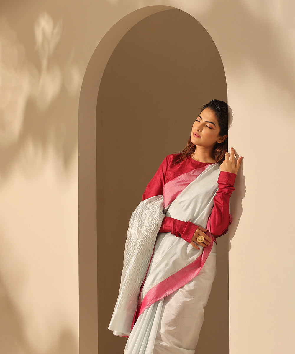 Handloom_Light_Sky_Blue_Plain_Pure_Chanderi_Silk_Saree_With_Border_WeaverStory_01
