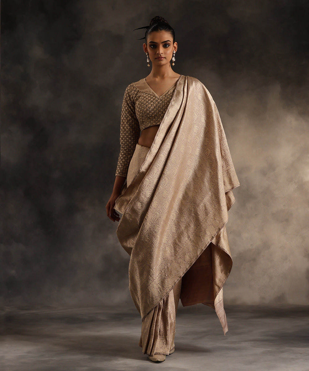 Pastel_Grey_Handloom_Pure_Katan_Silk_Shikargah_Banarasi_Saree_WeaverStory_02