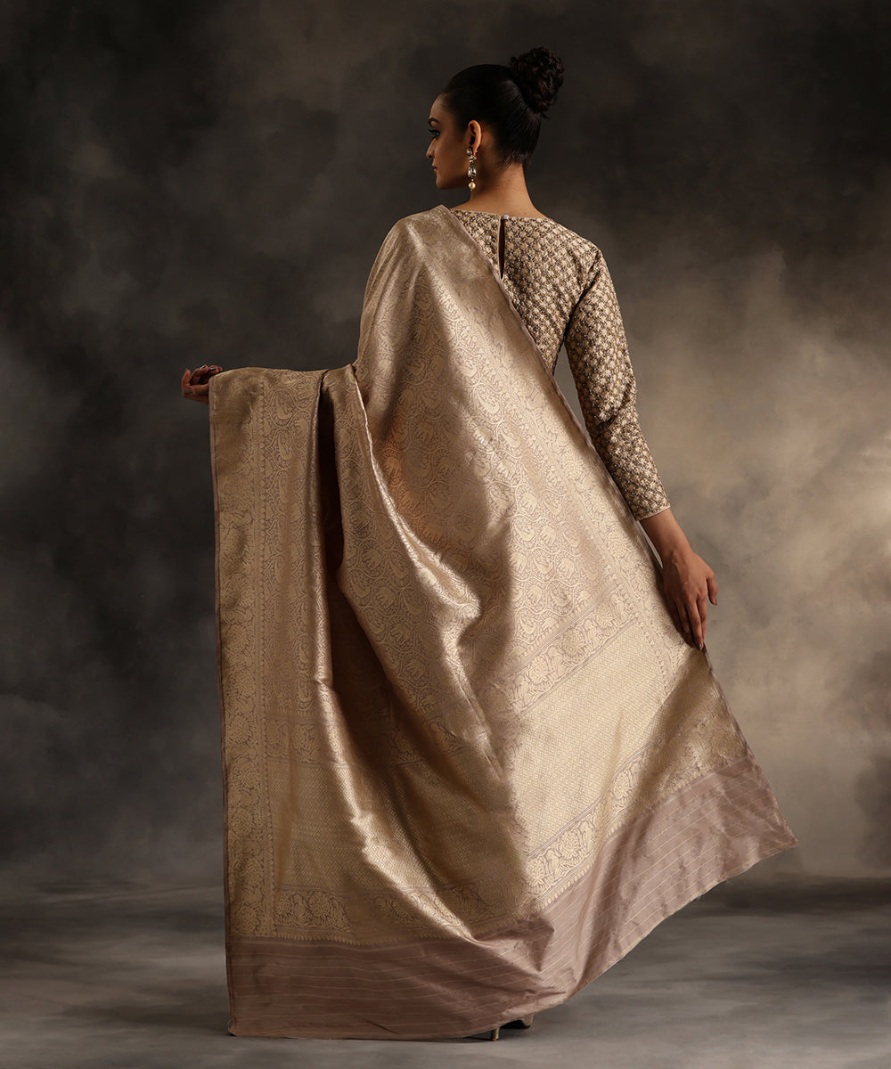 Pastel_Grey_Handloom_Pure_Katan_Silk_Shikargah_Banarasi_Saree_WeaverStory_03