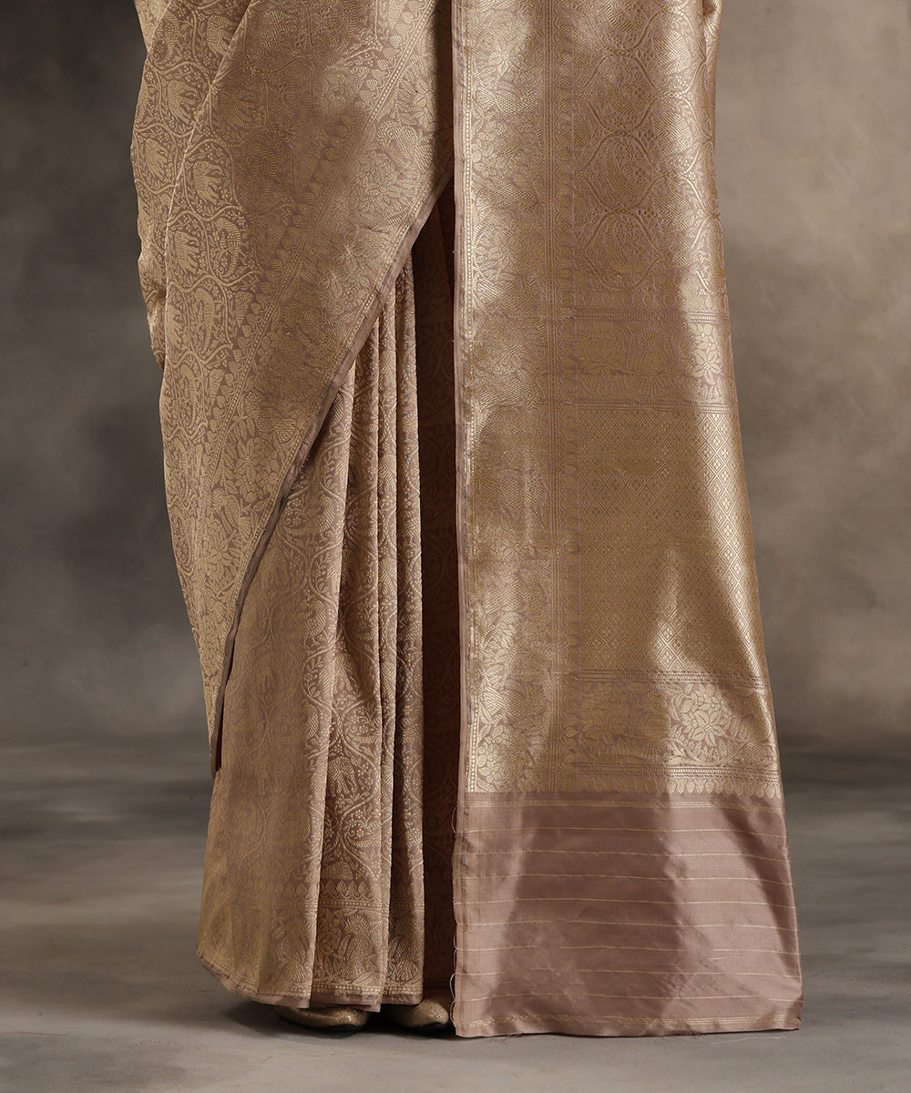 Pastel_Grey_Handloom_Pure_Katan_Silk_Shikargah_Banarasi_Saree_WeaverStory_04