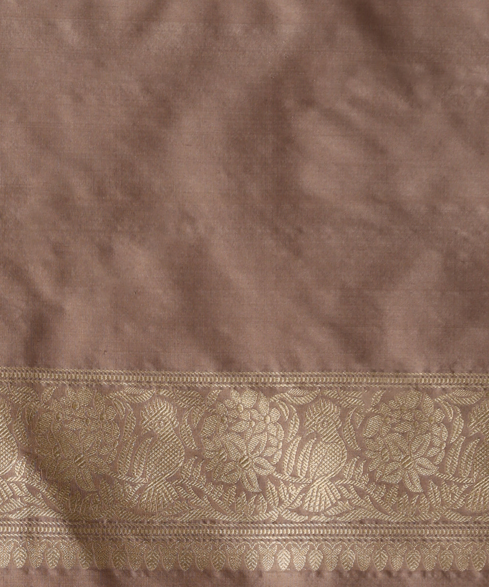 Pastel_Grey_Handloom_Pure_Katan_Silk_Shikargah_Banarasi_Saree_WeaverStory_05