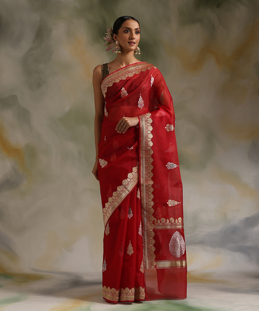 Maroon_Handloom_Pure_Kora_Silk_Banarasi_Saree_With_Floral_Border_And_Booti_WeaverStory_02