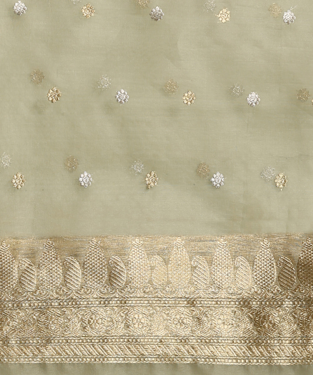 Pistachio_Green_Handloom_Pure_Kora_Silk_Banarasi_Saree_With_Floral_Border_WeaverStory_05