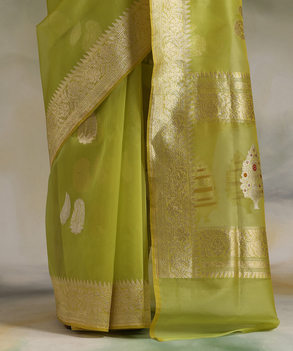 Handloom_Lime_Green_Pure_Kora_Silk_Banarasi_Saree_With_Floral_Border_And_Booti_WeaverStory_04
