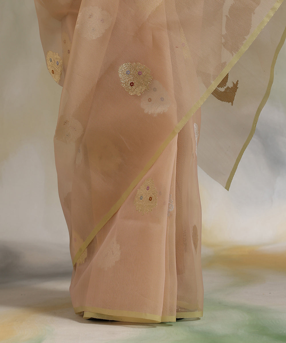 Light_Peach_Handloom_Pure_Kora_Silk_Banarasi_Saree_With_Meenakari_WeaverStory_04