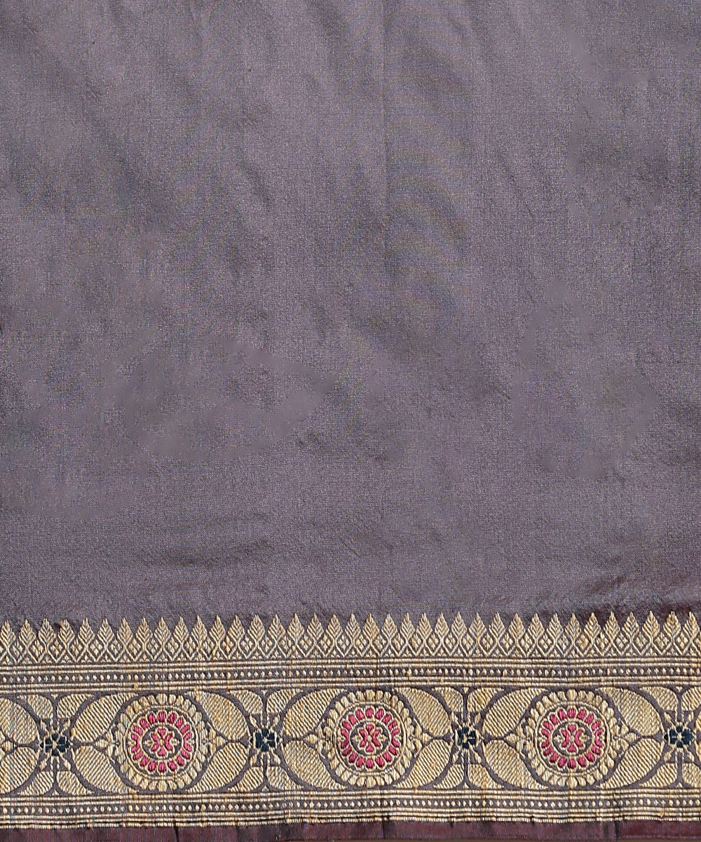 Pastel_Grey_Handloom_Pure_Malda_Silk_Banarasi_Baluchari_Saree_With_Elephant_Pallu_WeaverStory_05