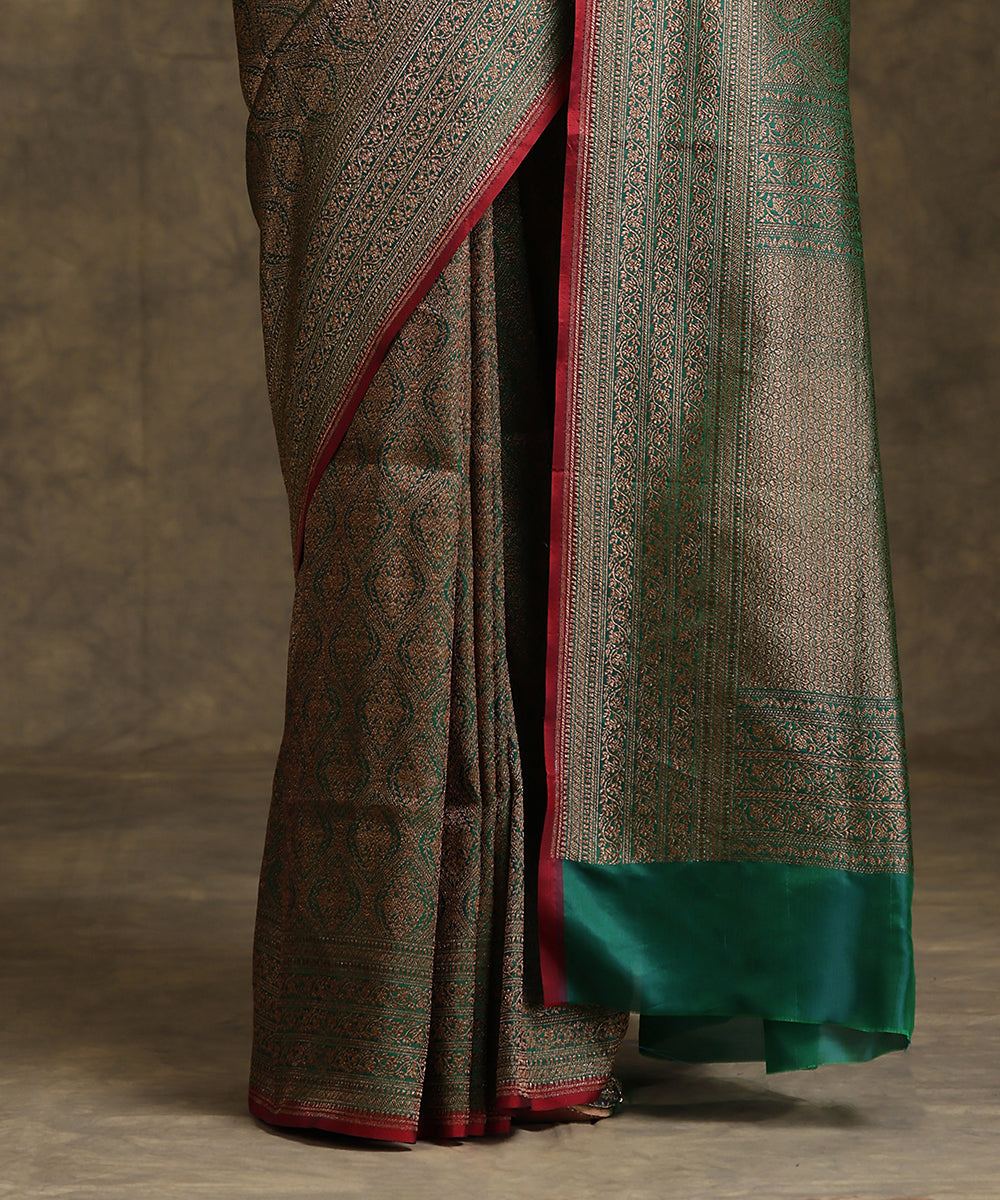 Handloom_Green_Pure_Katan_Silk_Kimkhab_Banarasi_Saree_With_Maroon_Selvedge_WeaverStory_04