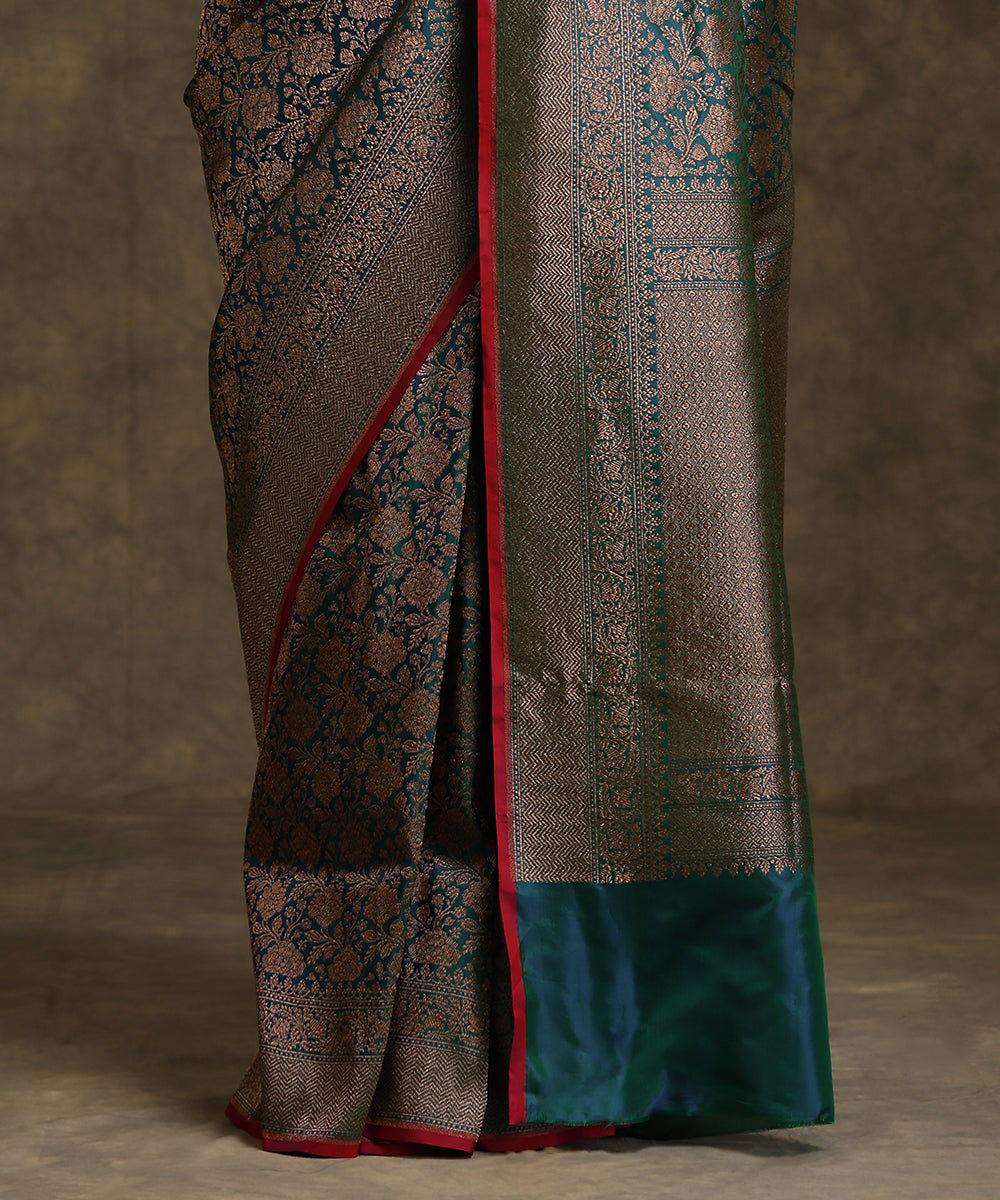 Peacock_Green_Double_Shade_Handloom_Pure_Katan_Silk_Banarasi_Kimkhab_Maroon_Selvedge_Saree_WeaverStory_04