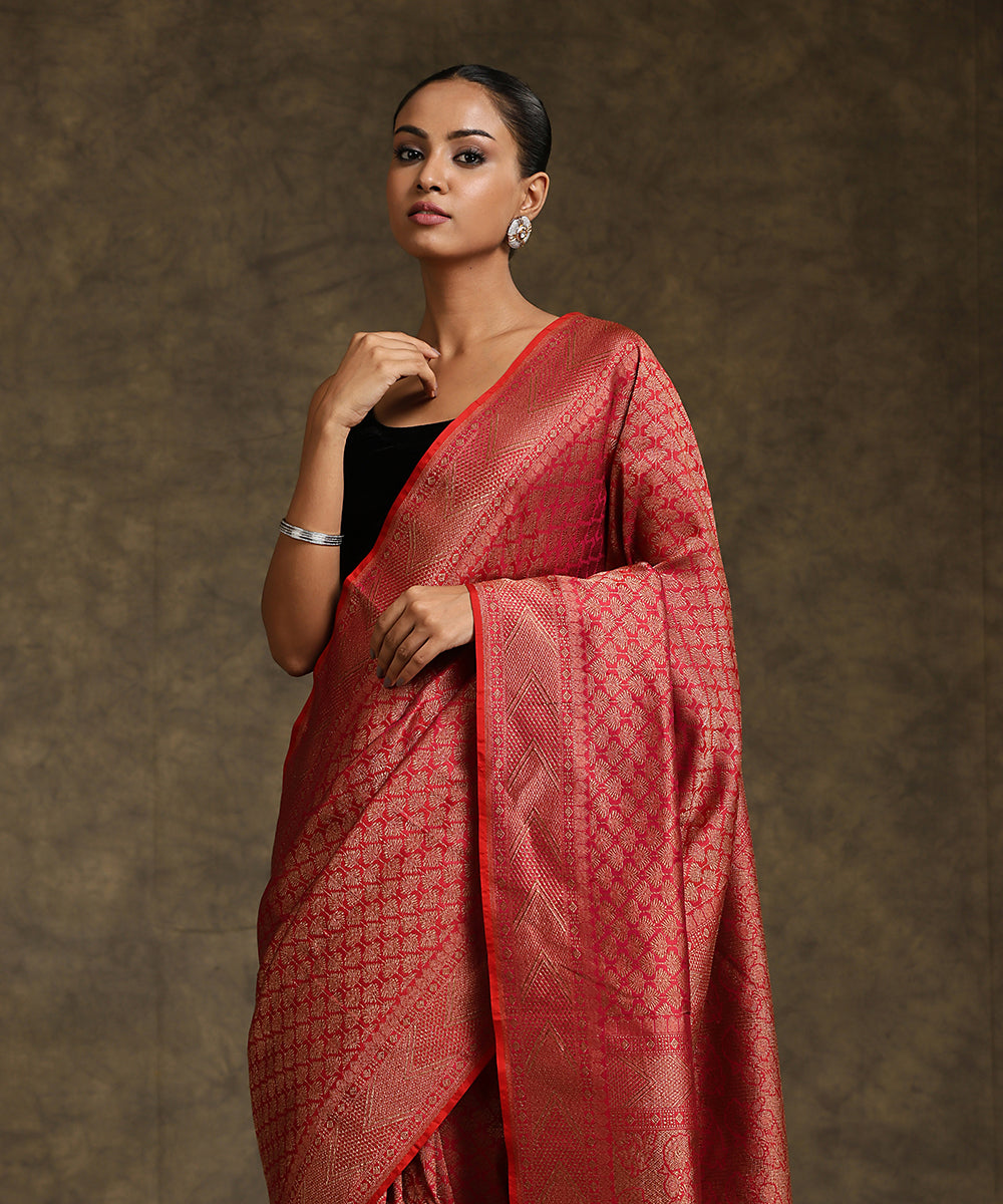 Handloom_Magenta_Pure_Katan_Silk_Kimkhab_Banarasi_Saree_With_Red_Selvedge_WeaverStory_01