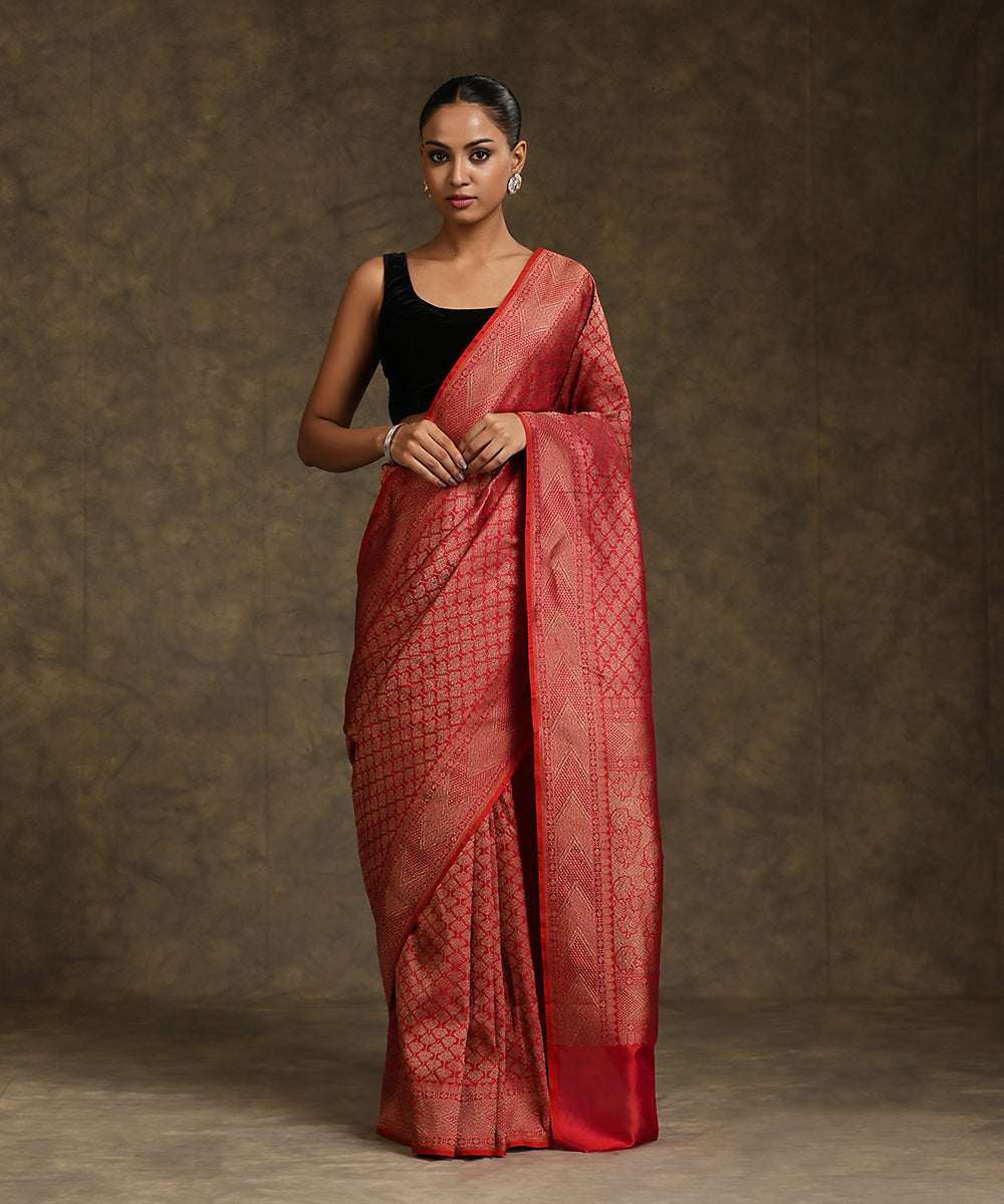 Handloom_Magenta_Pure_Katan_Silk_Kimkhab_Banarasi_Saree_With_Red_Selvedge_WeaverStory_02