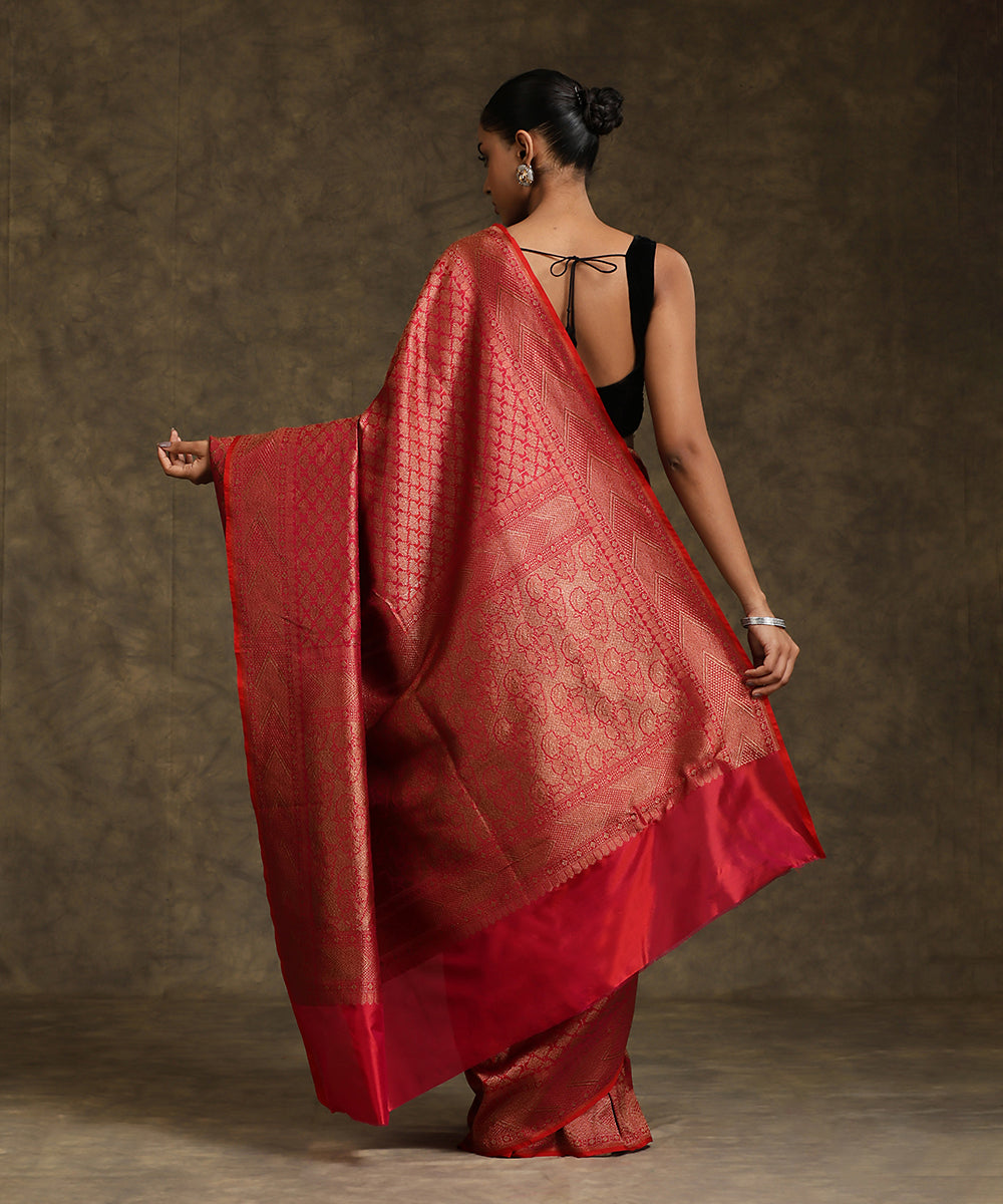 Handloom_Magenta_Pure_Katan_Silk_Kimkhab_Banarasi_Saree_With_Red_Selvedge_WeaverStory_03