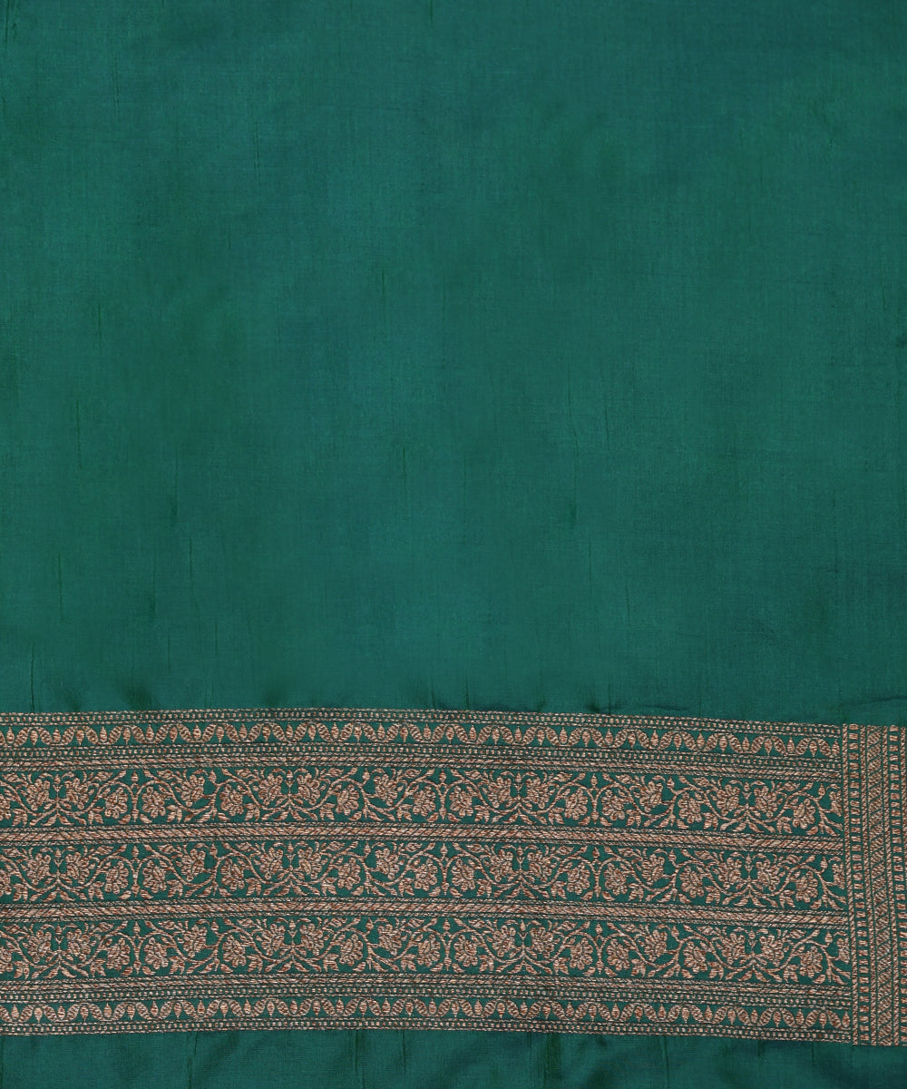 Green_Handloom_Pure_Katan_Silk_Kimkhab_Banarasi_Saree_With_Maroon_Selvedge_WeaverStory_05