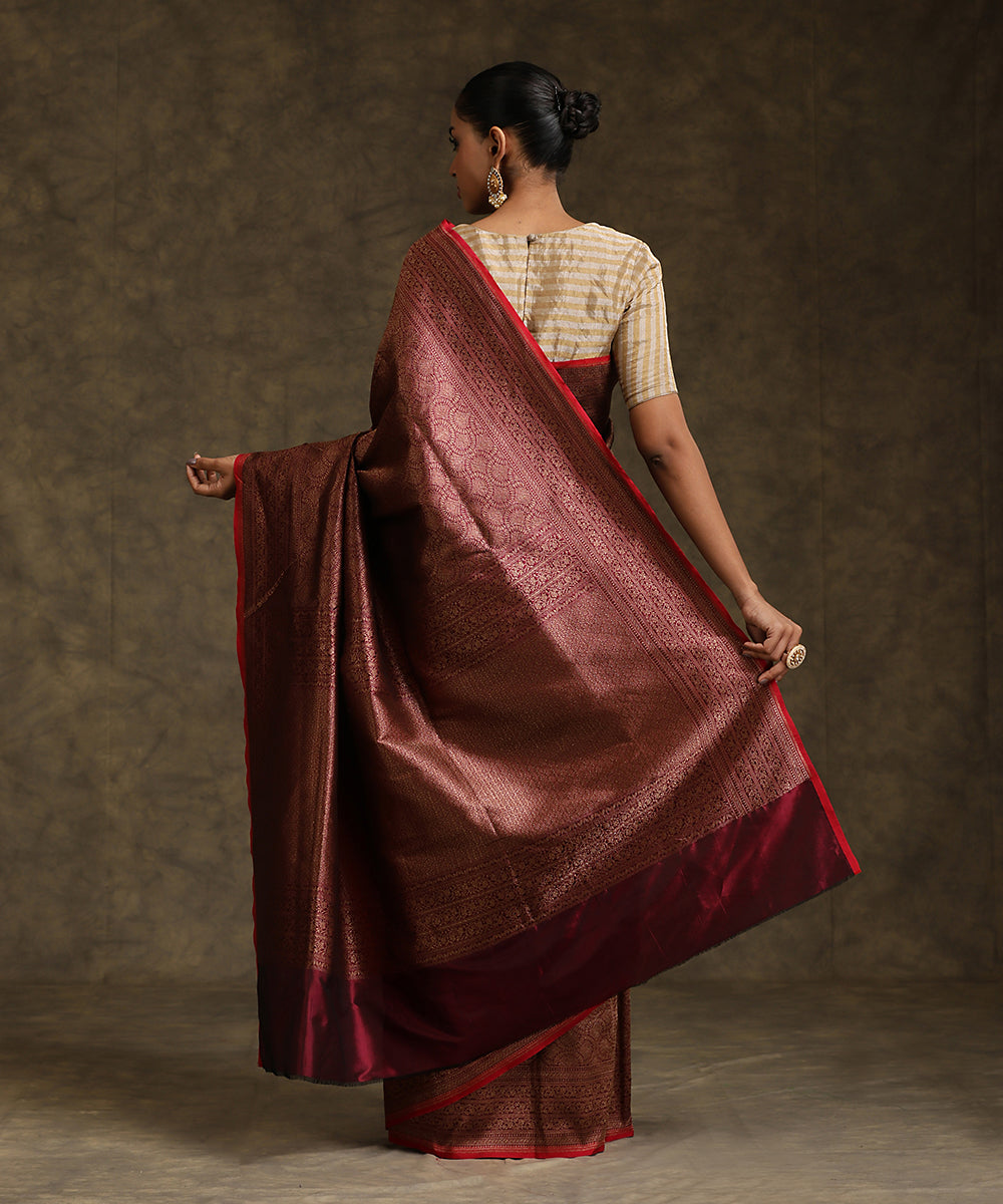 Dark_Purple_Handloom_Pure_Katan_Silk_Kimkhab_Banarasi_Saree_With_Magenta_Selvedge_WeaverStory_03