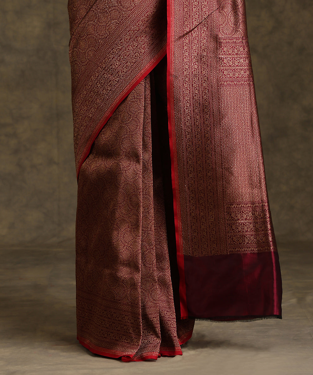 Dark_Purple_Handloom_Pure_Katan_Silk_Kimkhab_Banarasi_Saree_With_Magenta_Selvedge_WeaverStory_04
