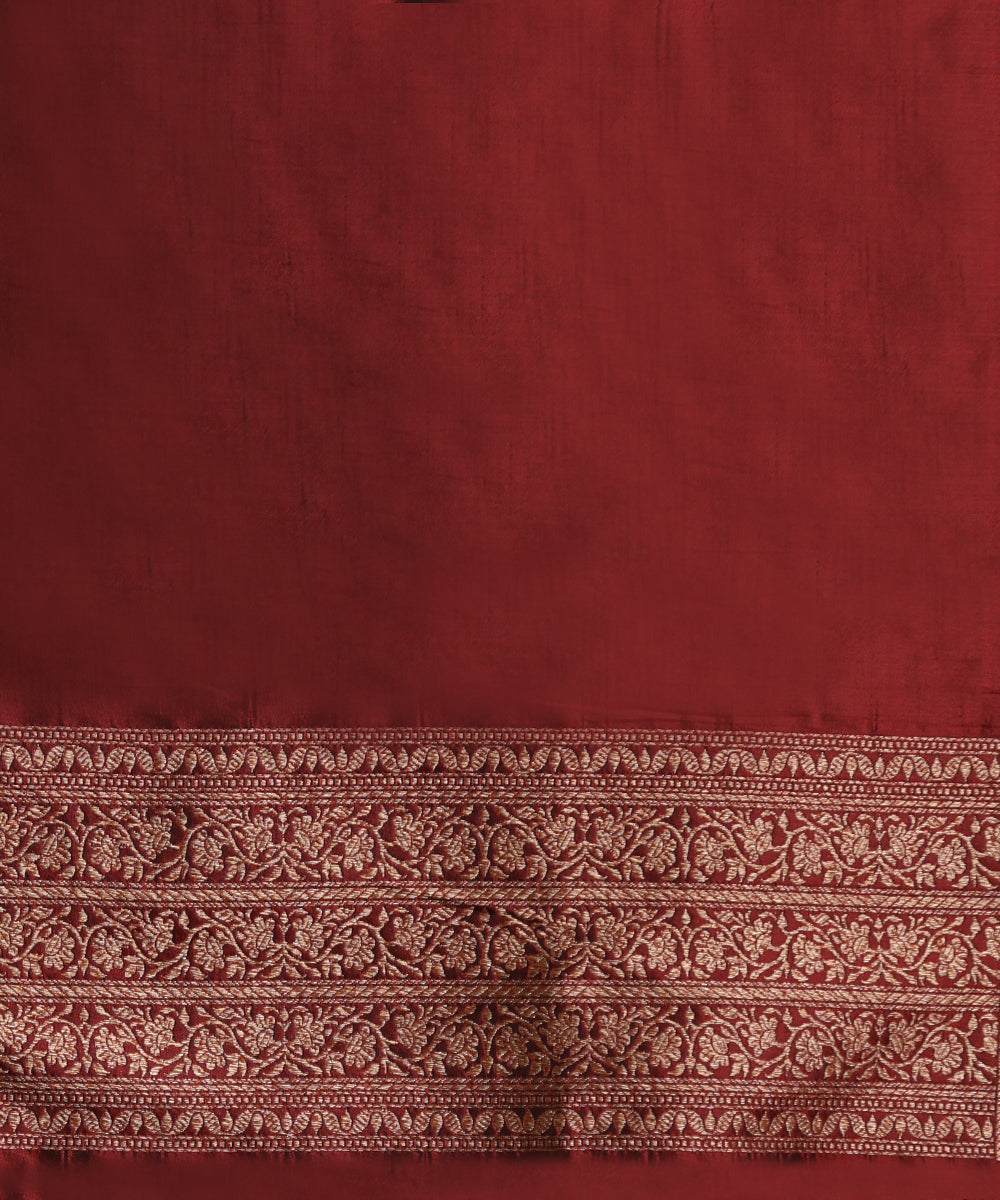 Dark_Purple_Handloom_Pure_Katan_Silk_Kimkhab_Banarasi_Saree_With_Magenta_Selvedge_WeaverStory_05