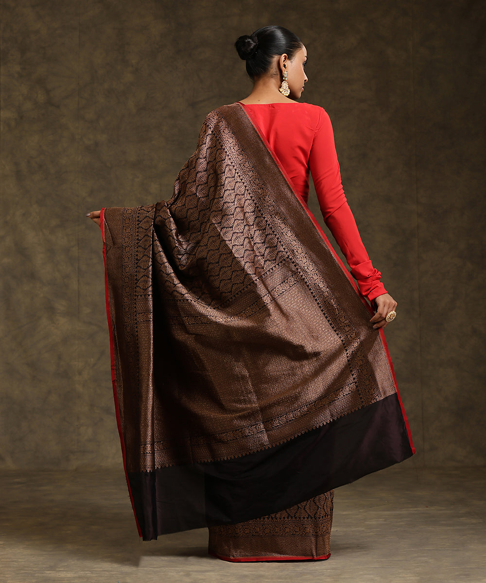 Black_Handloom_Pure_Katan_Silk_Banarasi_Kimkhab_Saree_With_Maroon_Selvedge_WeaverStory_03