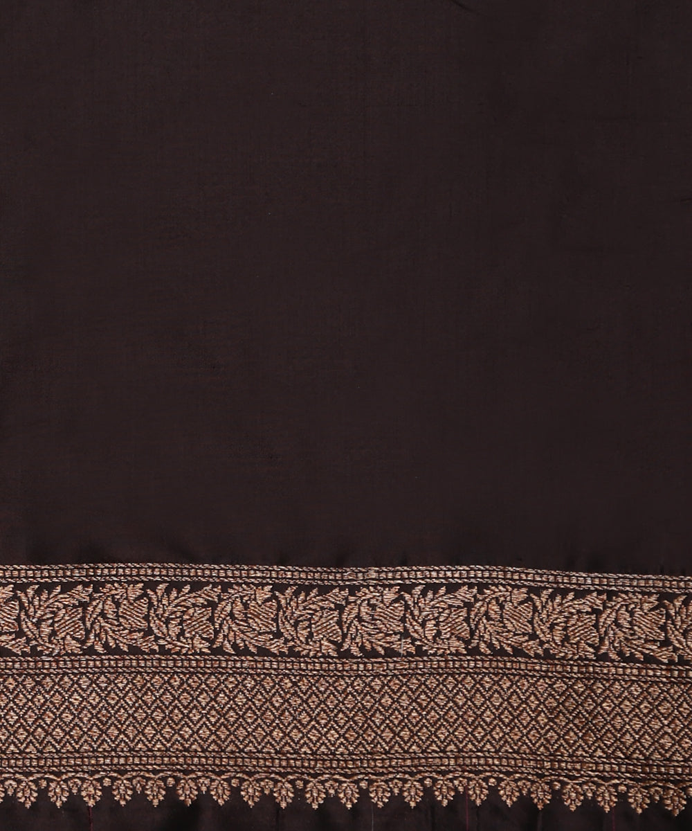 Black_Handloom_Pure_Katan_Silk_Banarasi_Kimkhab_Saree_With_Maroon_Selvedge_WeaverStory_05