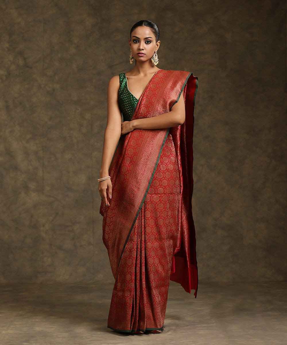 Magenta_Handloom_Pure_Katan_Silk_Kimkhab_Banarasi_Saree_With_Green_Selvedge_WeaverStory_02